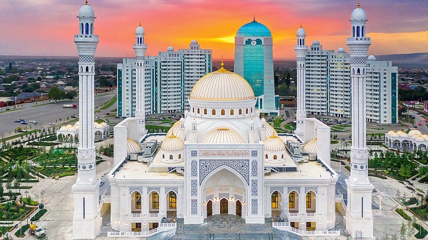 Чечня и озеро.jpg